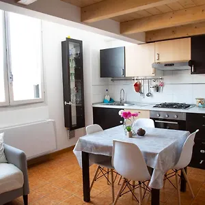 porta-galliera-apartment.emilia-romagnahotels.net/
